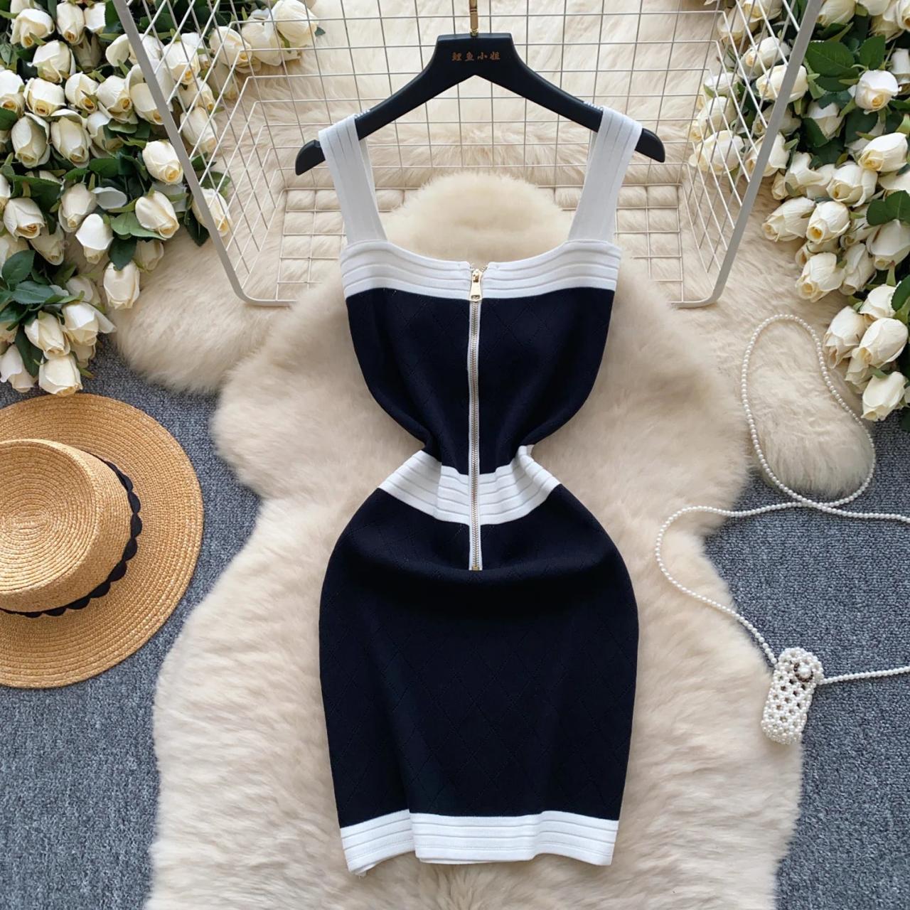 Zip-up Black And White Bodycon Dress